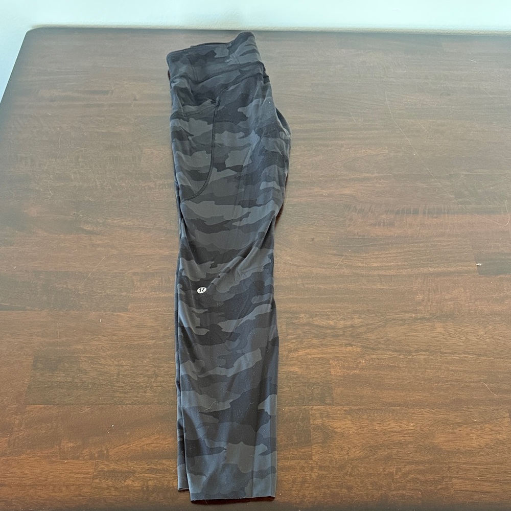 Lululemon Black Camouflage Leggings - Picture 3 of 5